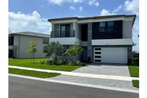 8299 Essex Country Club Dr Boca Raton, FL 33434 - Off Market