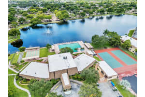 201 Berkley Rd 111, Hollywood, FL 33024 - MLS#F10517138