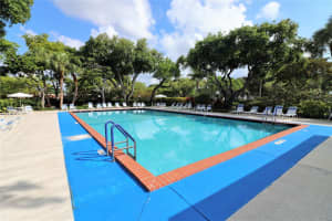 3900 Oaks Clubhouse Dr 305, Pompano Beach, FL 33069 Sold 09/10/25