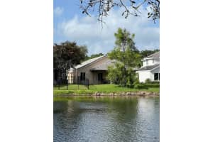 8920 Woodside Ct, Davie, FL 33328 Sold 10/03/25
