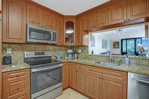 1101 Colony Point Cir 403, Pembroke Pines, FL 33026 - MLS#F10517203