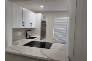 6051 Nw 61st Ave 205, Tamarac
