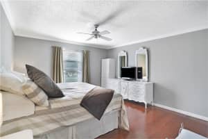 MLS# F10517368, Sunny Isles Beach, Florida 33160