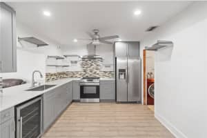 9700 NW 10th St, Pembroke Pines, FL 33024 - MLS#F10517404