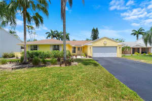 1211 White Stone Way, Davie