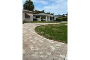237 E Ilex Dr, West Palm Beach, FL 33403 - MLS#F10517425