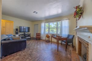 2420 NE 7th Ave, Wilton Manors, FL 33305 - MLS#F10517433