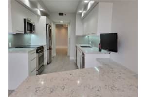 20281 E Country Club Dr. 503, Aventura