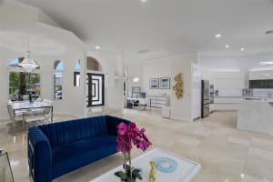 2534 Golf View Dr, Weston, FL 33327 - MLS#F10517492