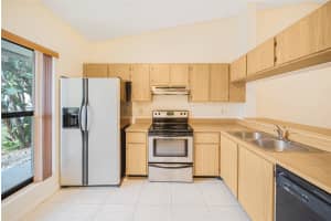 3060 S Oakland Forest Dr 1105, Oakland Park, FL 33309 - MLS#F10517537