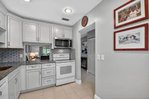 121 Lake Meryl Drive, West Palm Beach, FL 33411 - MLS#F10517554