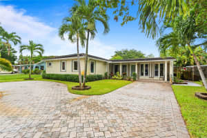 2501 NW 8th Ave, Wilton Manors, FL 33311 - MLS#F10517555
