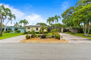2501 NW 8th Ave, Wilton Manors, FL 33311 - MLS#F10517555
