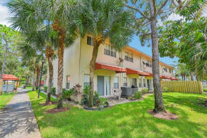 2921 NW 33rd Ter 2921, Lauderdale Lakes, FL 33311 Sold 10/20/25