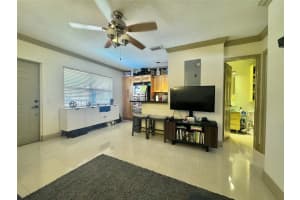 660 NE 11th Ave, Fort Lauderdale, FL 33304 - MLS#F10517621