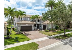 3901 E Hibiscus St, Weston