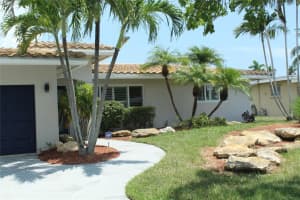 221 SE 10th St, Pompano Beach, FL 33060 - MLS#F10517648