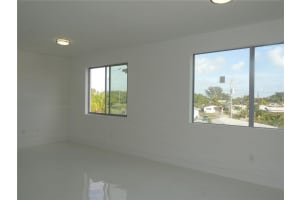 520 Foster Rd 101, Hallandale Beach, FL 33009 - MLS#F10517666