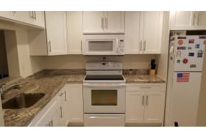 2800 Somerset 312, Lauderdale Lakes