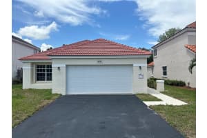 9157 Magnolia Ct, Davie