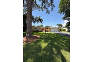 1000 SE 13th Ct, Deerfield Beach, FL 33441 - MLS#F10517779