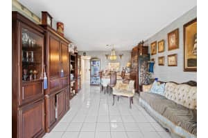 2840 Somerset Dr 317M, Lauderdale Lakes, FL 33311 - MLS#F10517789