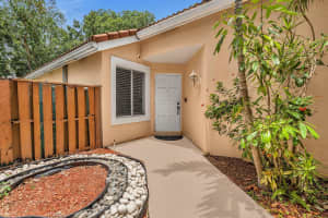 10180 NW 5th St, Plantation, FL 33324 - MLS#F10517794