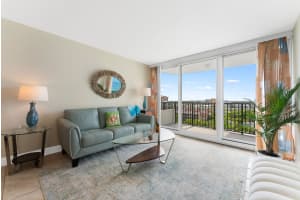 531 N Ocean Blvd 1003, Pompano Beach, FL 33062 - MLS#F10517806