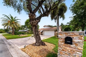 10939 NW 9th Mnr, Coral Springs, FL 33071 - MLS#F10517874