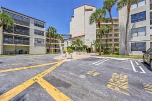 2304 S Cypress Bend Dr 512, Pompano Beach, FL 33069 - MLS#F10517942