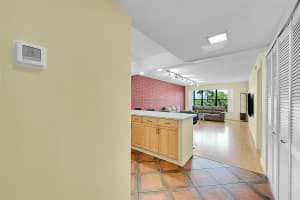 2304 S Cypress Bend Dr 512, Pompano Beach, FL 33069 - MLS#F10517942