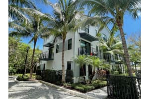 621 NE 22nd Drive 11, Wilton Manors, FL 33305 Sold 09/25/25