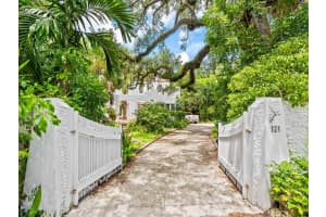 121 Rose Dr, Fort Lauderdale
