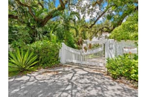 121 Rose Dr, Fort Lauderdale, FL 33316 - MLS#F10517960
