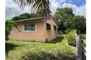 427 160th Street, Miami, FL 33162 - MLS#F10518065