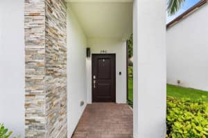 340 NE 208th Ter 340, Miami, FL 33179 - MLS#F10518079