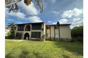 320 Pine Ridge Cir 320, Greenacres, FL 33463 - MLS#F10518090