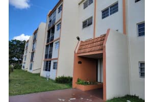 2401 NW 41st Ave 204, Lauderhill, FL 33313 - MLS#F10518153