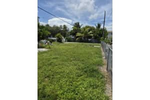 2335 Roosevelt St, Hollywood, FL 33020 - MLS#F10518158