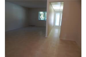 2110 NE 39 street 4, Fort Lauderdale, FL 33308 - MLS#F10518159