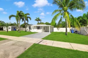 2533 NE 12th Ter, Pompano Beach, FL 33064 - MLS#F10518173