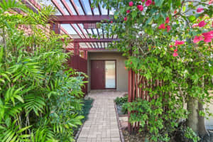 1111 Windward Dr, Pembroke Pines
