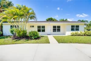 1582 NW Palm Lake Dr, Stuart, FL 34994 - MLS#F10518271