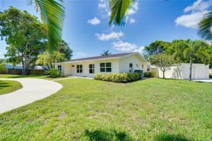 1582 NW Palm Lake Dr, Stuart, FL 34994 - MLS#F10518271