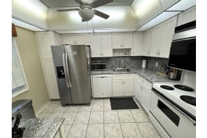 575 Oaks Ln 209, Pompano Beach, FL 33069 - MLS#F10518297