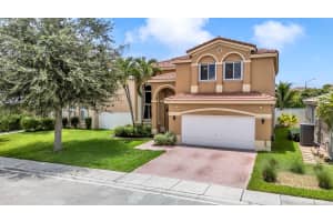 10714 SW 17th Pl, Davie, FL 33324 - MLS#F10518318