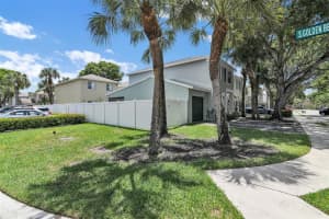 9460 Stanley Ln, Tamarac, FL 33321 - MLS#F10518323