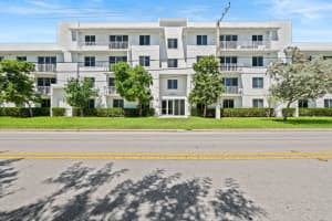 2651 Ne 212th Ter 201, Aventura