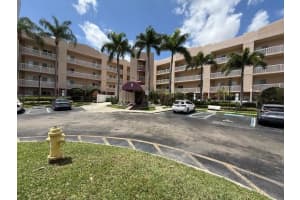 7755 Yardley Dr 404, Fort Lauderdale