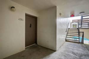 560 S Park Rd 26-7, Hollywood